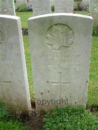 Etaples Military Cemetery - Inglis, William Kenneth